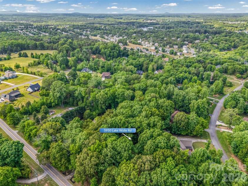 5950 Lake Wylie Road, Clover, SC 29710.  MLS# CAR4376783, YatesRealty ID 20388. 