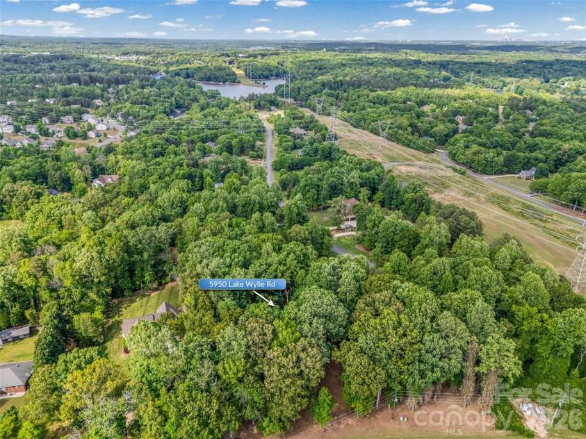 5950 Lake Wylie Road, Clover, SC 29710.  MLS# CAR4376783, YatesRealty ID 20388. 