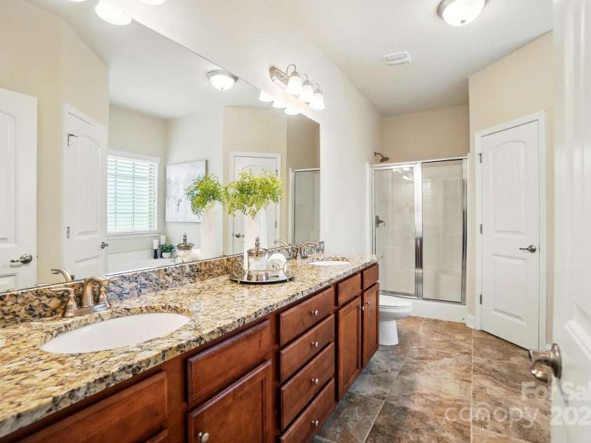 5032 Eagles Crest Lane, Gastonia, NC 28056.  MLS# CAR4240665, YatesRealty ID 20389. 