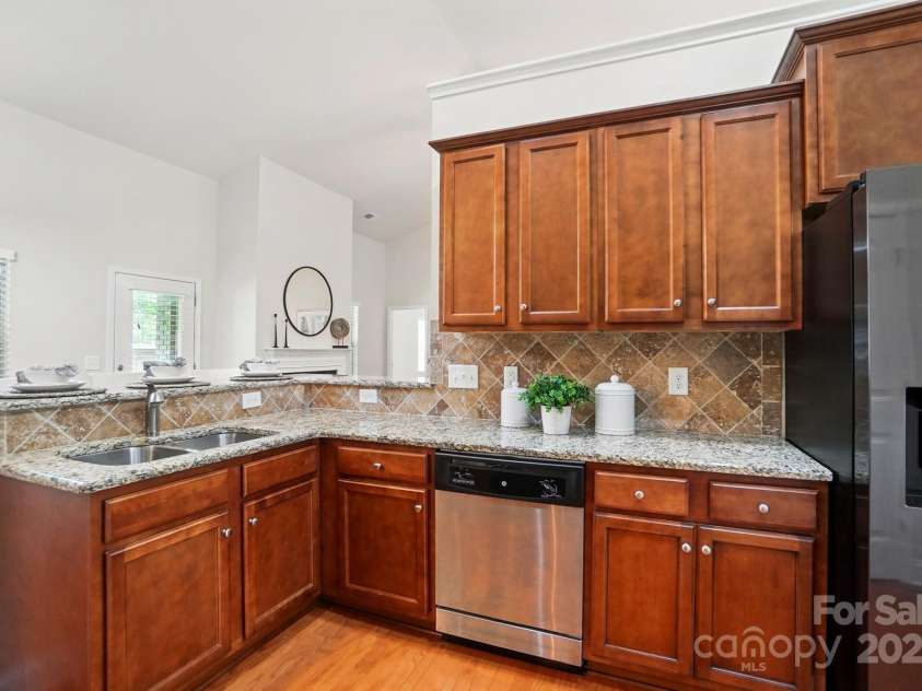 5032 Eagles Crest Lane, Gastonia, NC 28056.  MLS# CAR4240665, YatesRealty ID 20389. 