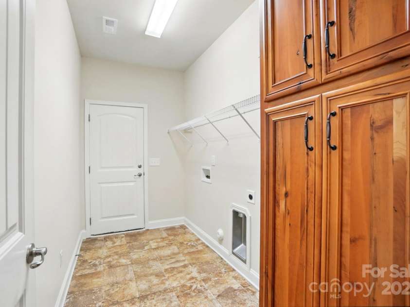 5032 Eagles Crest Lane, Gastonia, NC 28056.  MLS# CAR4240665, YatesRealty ID 20389. 