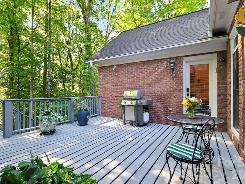 8902 Taunton Drive, Huntersville, NC 28078.  MLS# CAR4376443, YatesRealty ID 20389. DECK WITH CONVENIENT DOORS