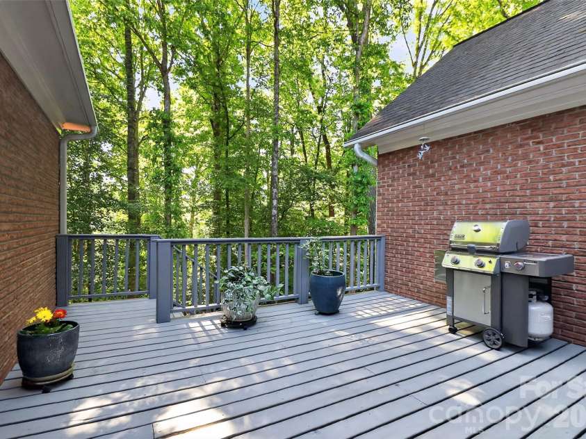 8902 Taunton Drive, Huntersville, NC 28078.  MLS# CAR4376443, YatesRealty ID 20389. DECK WITH GRILL AREA