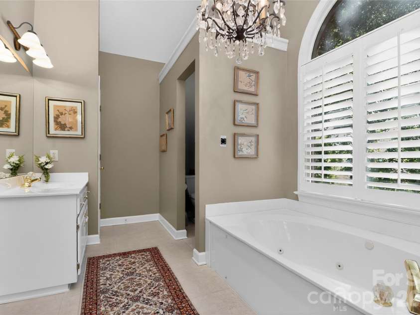 8902 Taunton Drive, Huntersville, NC 28078.  MLS# CAR4376443, YatesRealty ID 20389. PRIVATE PRIVY