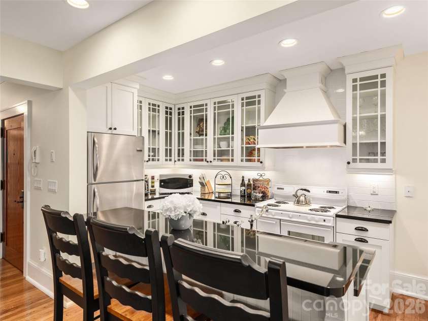 203 6th Avenue, Hendersonville, NC 28739.  MLS# CAR4288242, YatesRealty ID 2039. Enjoy the breakfast bar...
