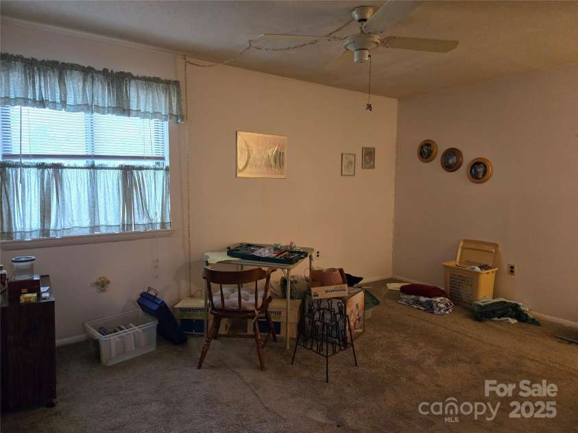 2205 Sunderland Road, Winston Salem, NC 27103.  MLS# CAR4269610, YatesRealty ID 20390. 