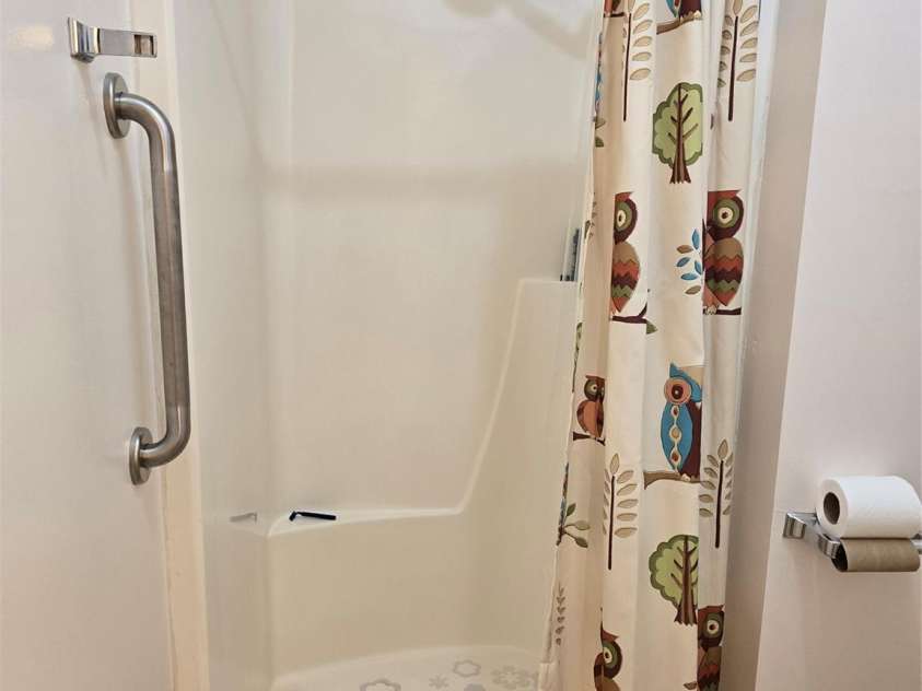 2205 Sunderland Road, Winston Salem, NC 27103.  MLS# CAR4269610, YatesRealty ID 20390. 