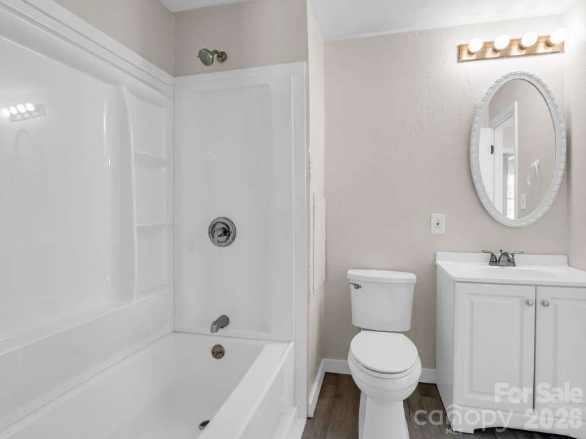 227 Bradshaw Avenue, Hendersonville, NC 28792.  MLS# CAR4370884, YatesRealty ID 20390. Full Bathroom 