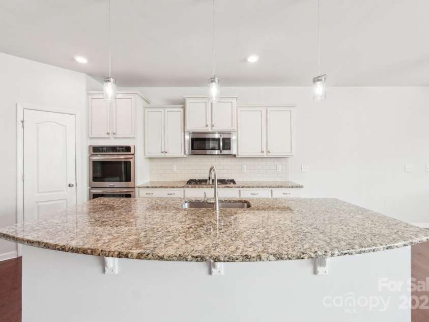 1034 Currituck Way, York, SC 29745.  MLS# CAR4239993, YatesRealty ID 20391. Kitchen