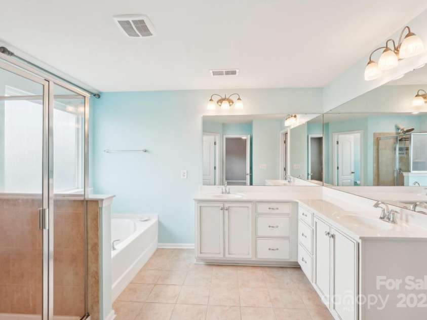 1034 Currituck Way, York, SC 29745.  MLS# CAR4239993, YatesRealty ID 20391. Primary bathroom