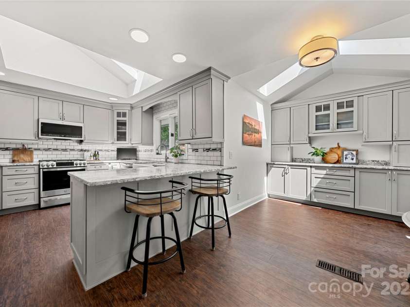 54 Honeysuckle Woods, Clover, SC 29710.  MLS# CAR4255360, YatesRealty ID 20392. 