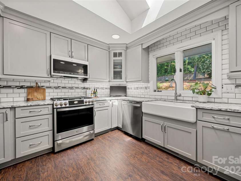 54 Honeysuckle Woods, Clover, SC 29710.  MLS# CAR4255360, YatesRealty ID 20392. 