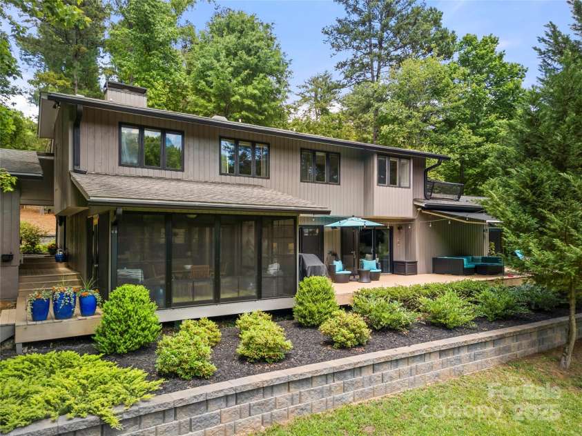 54 Honeysuckle Woods, Clover, SC 29710.  MLS# CAR4255360, YatesRealty ID 20392. 