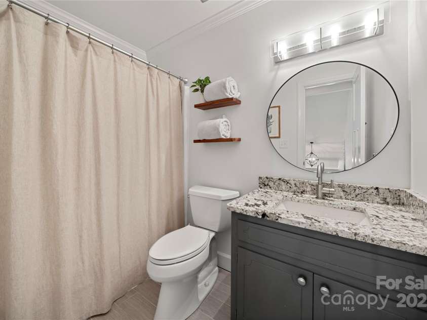 54 Honeysuckle Woods, Clover, SC 29710.  MLS# CAR4255360, YatesRealty ID 20392. Shared full bath upstairs hall