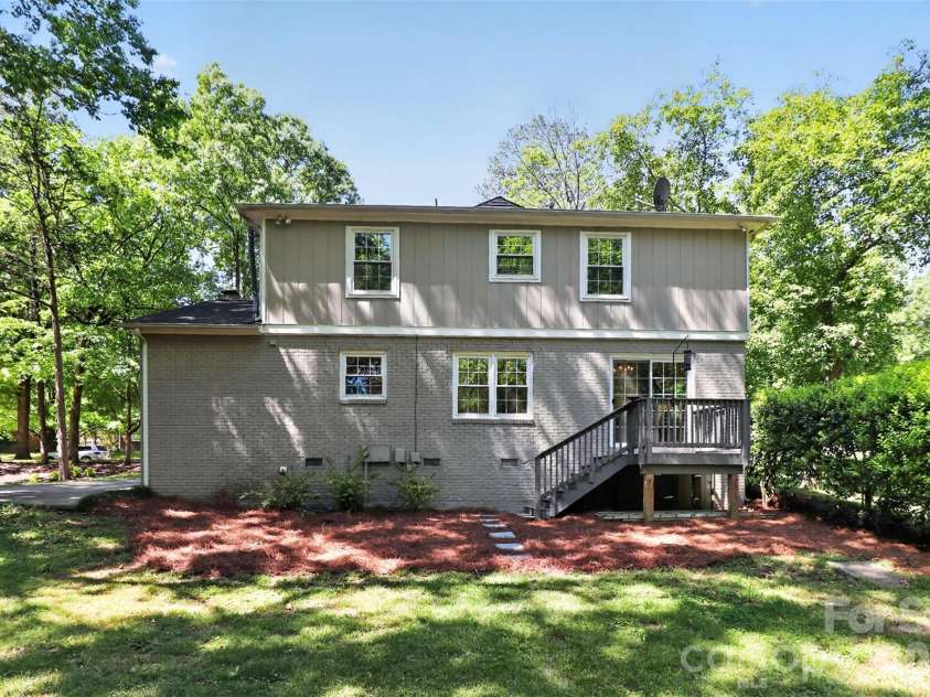 6527 Summerlin Place, Charlotte, NC 28226.  MLS# CAR4374812, YatesRealty ID 20392. 