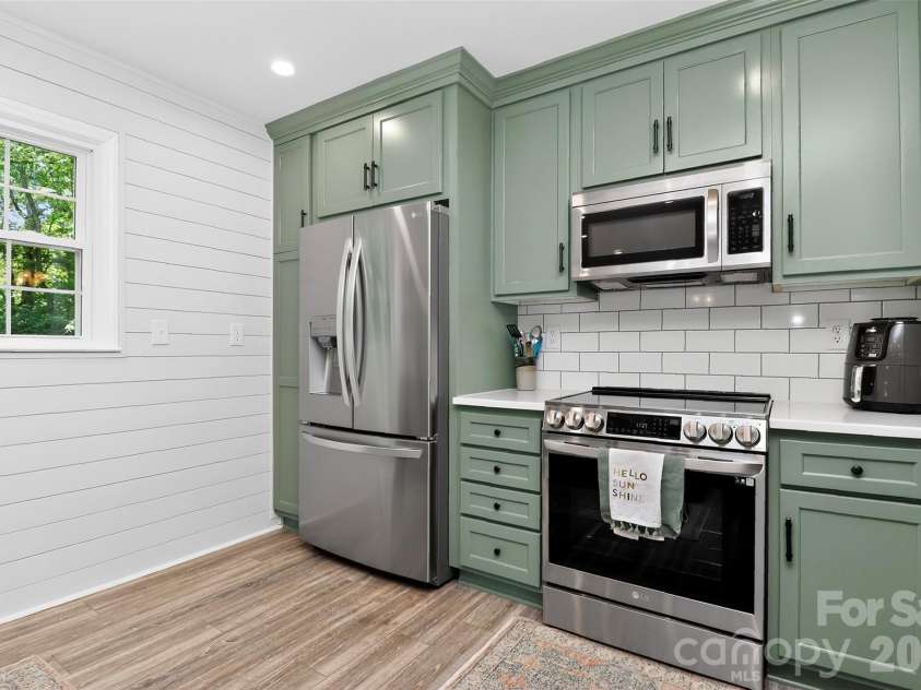 6527 Summerlin Place, Charlotte, NC 28226.  MLS# CAR4374812, YatesRealty ID 20392. 