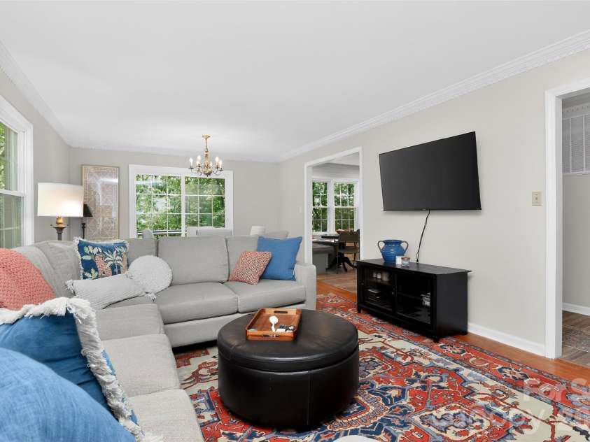 6527 Summerlin Place, Charlotte, NC 28226.  MLS# CAR4374812, YatesRealty ID 20392. 