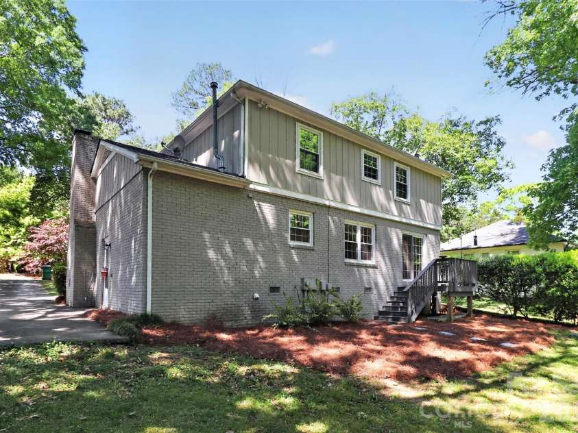 6527 Summerlin Place, Charlotte, NC 28226.  MLS# CAR4374812, YatesRealty ID 20392. 