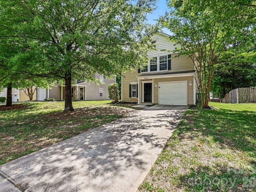 12425 Stowe Acres Drive, Charlotte, NC 28262.  MLS# CAR4378117, YatesRealty ID 20393. 
