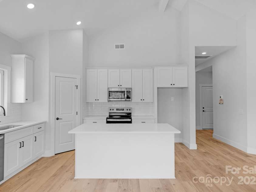 2104 County Line Road, Kings Mountain, NC 28086.  MLS# CAR4262878, YatesRealty ID 20393. 