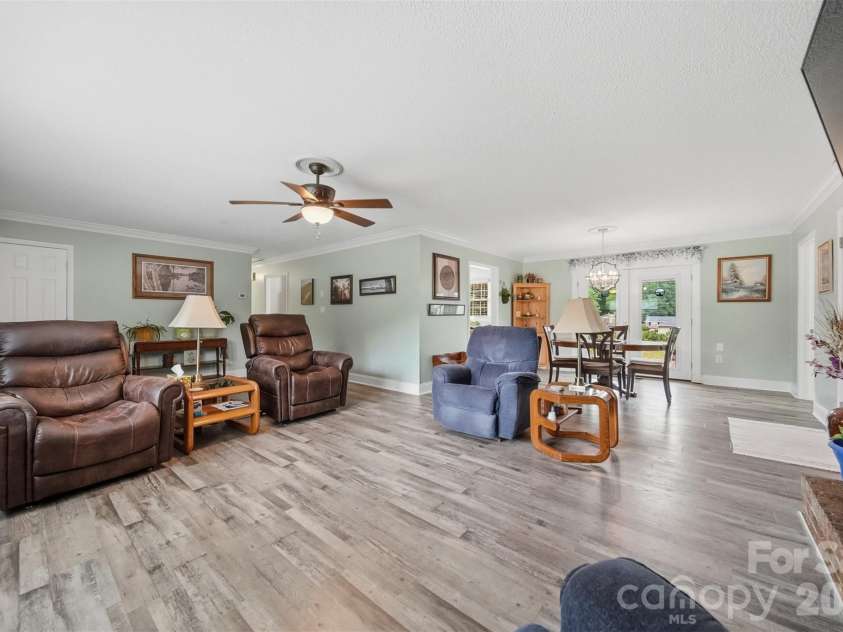 190 Dixie Trail Drive, Forest City, NC 28043.  MLS# CAR4375964, YatesRealty ID 20394. 