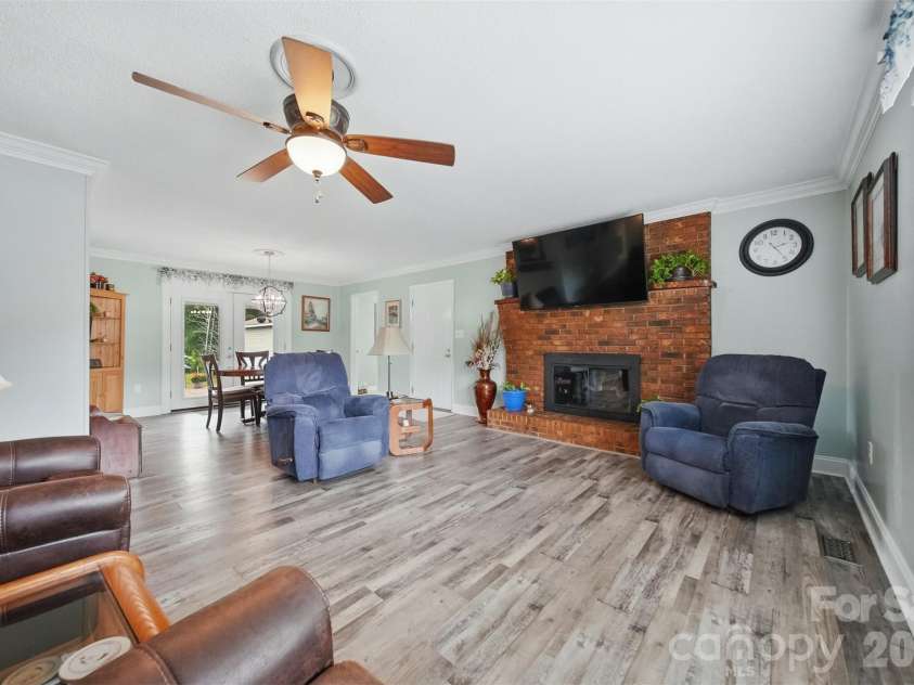 190 Dixie Trail Drive, Forest City, NC 28043.  MLS# CAR4375964, YatesRealty ID 20394. 