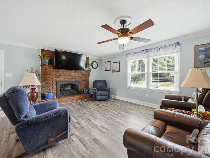 190 Dixie Trail Drive, Forest City, NC 28043.  MLS# CAR4375964, YatesRealty ID 20394. 