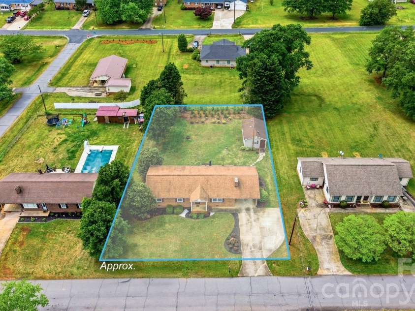 190 Dixie Trail Drive, Forest City, NC 28043.  MLS# CAR4375964, YatesRealty ID 20394. 