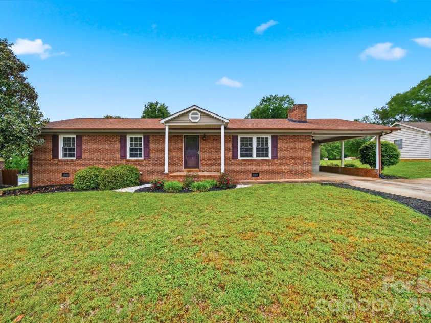 190 Dixie Trail Drive, Forest City, NC 28043.  MLS# CAR4375964, YatesRealty ID 20394. 
