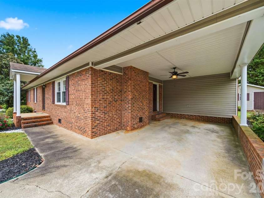 190 Dixie Trail Drive, Forest City, NC 28043.  MLS# CAR4375964, YatesRealty ID 20394. 