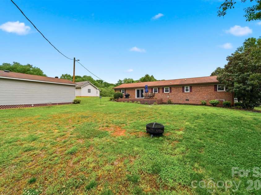 190 Dixie Trail Drive, Forest City, NC 28043.  MLS# CAR4375964, YatesRealty ID 20394. 