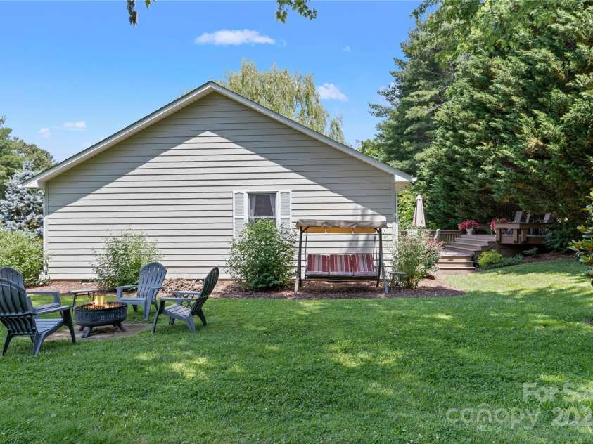 4 Orchard Place, Weaverville, NC 28787.  MLS# CAR4269872, YatesRealty ID 20394. 