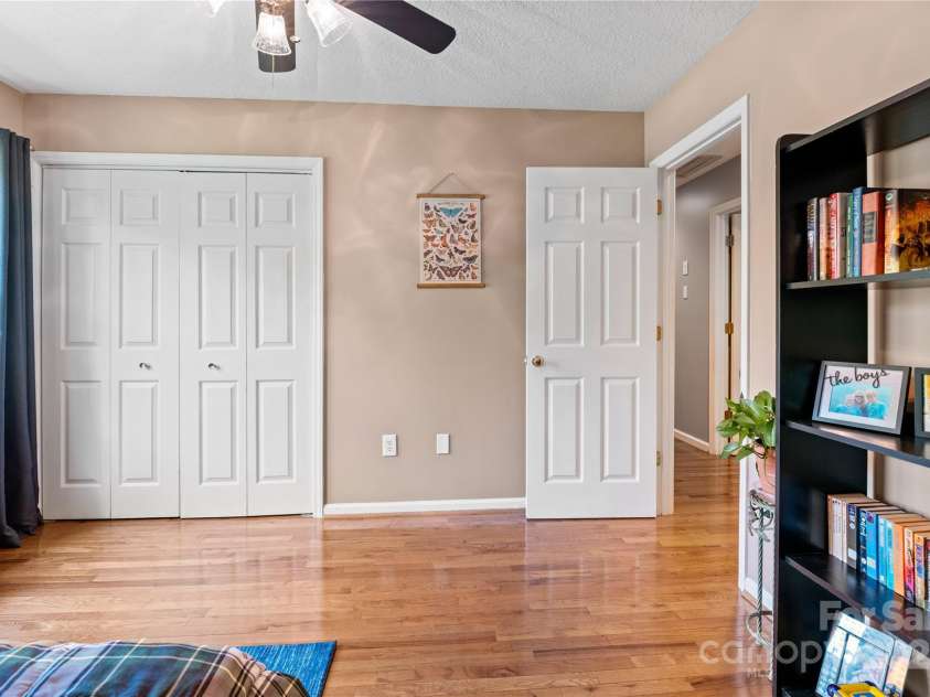 4 Orchard Place, Weaverville, NC 28787.  MLS# CAR4269872, YatesRealty ID 20394. 