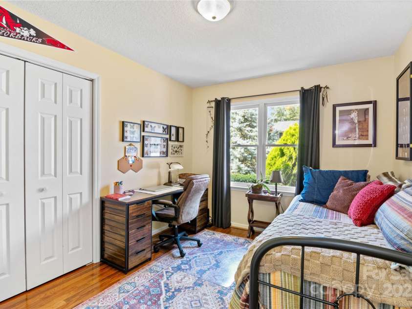 4 Orchard Place, Weaverville, NC 28787.  MLS# CAR4269872, YatesRealty ID 20394. 