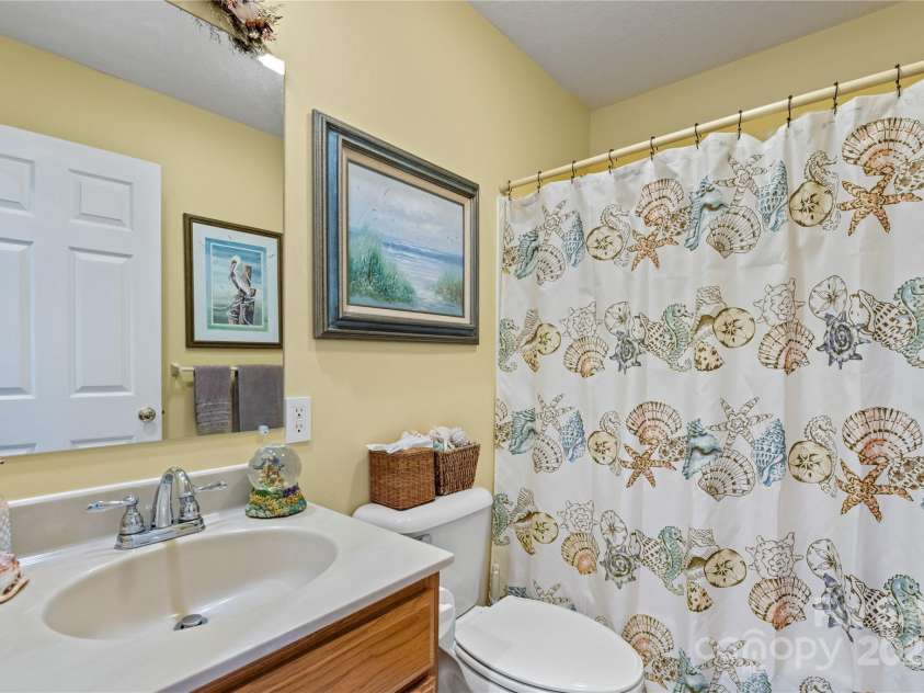 4 Orchard Place, Weaverville, NC 28787.  MLS# CAR4269872, YatesRealty ID 20394. 