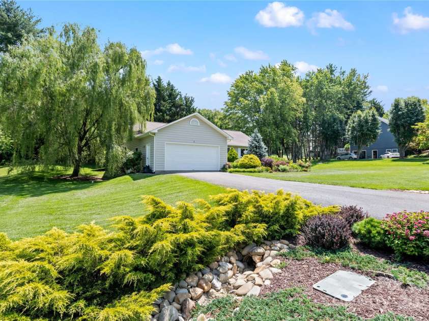 4 Orchard Place, Weaverville, NC 28787.  MLS# CAR4269872, YatesRealty ID 20394. 