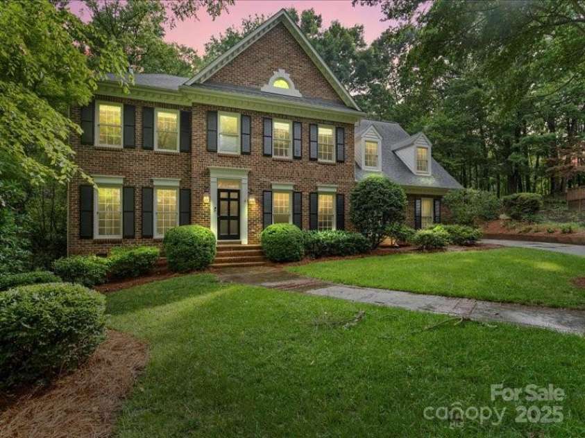 2432 Hartmill Court, Charlotte, NC 28226.  MLS# CAR4269601, YatesRealty ID 20395. 