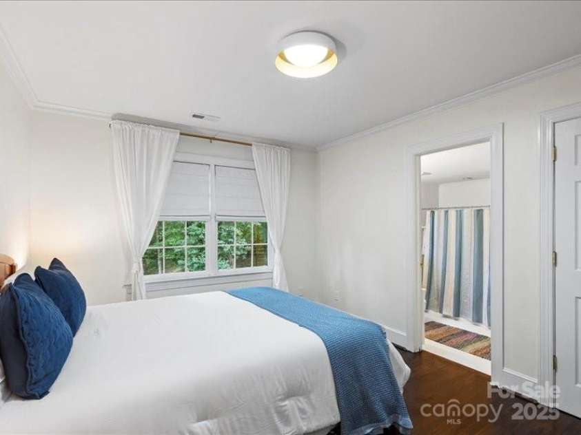 2432 Hartmill Court, Charlotte, NC 28226.  MLS# CAR4269601, YatesRealty ID 20395. 