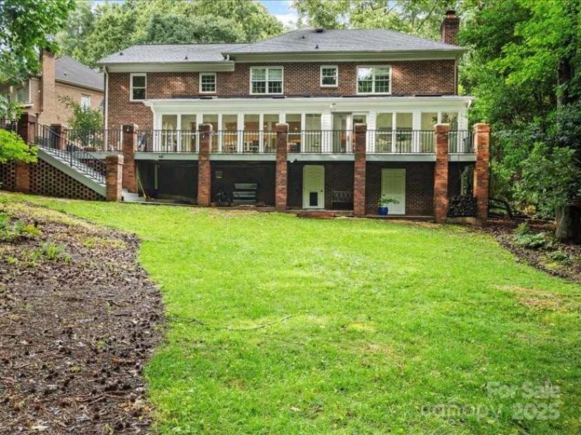 2432 Hartmill Court, Charlotte, NC 28226.  MLS# CAR4269601, YatesRealty ID 20395. 