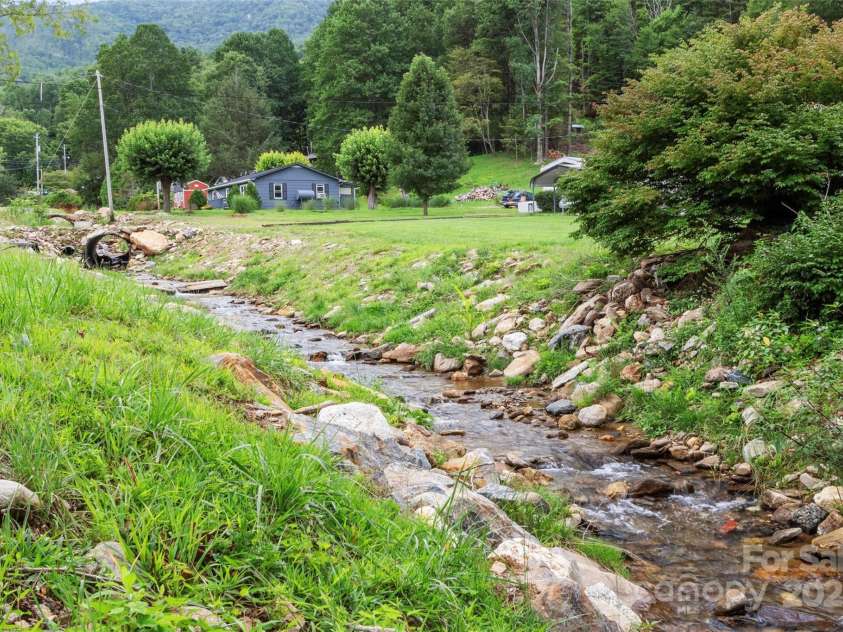 944 Georges Fork Road, Burnsville, NC 28714.  MLS# CAR4228437, YatesRealty ID 20395. 