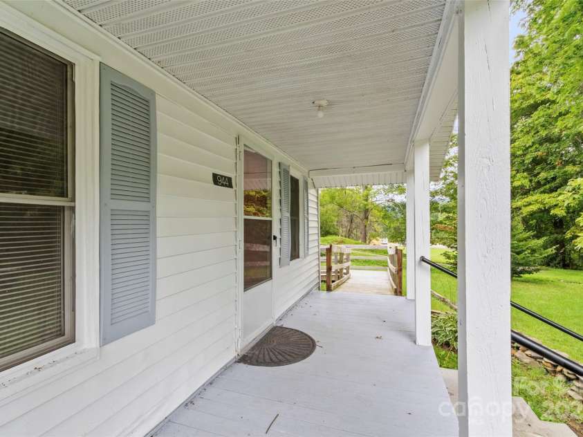 944 Georges Fork Road, Burnsville, NC 28714.  MLS# CAR4228437, YatesRealty ID 20395. 