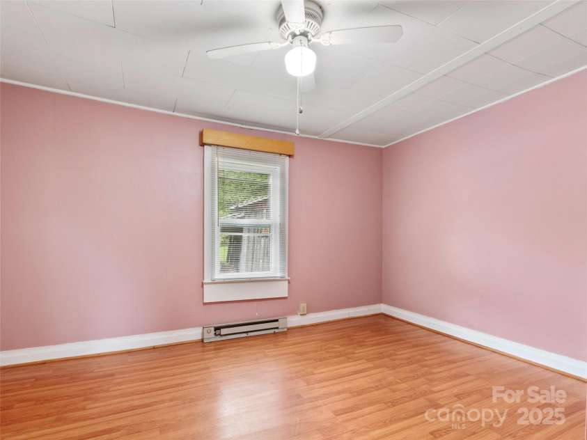 944 Georges Fork Road, Burnsville, NC 28714.  MLS# CAR4228437, YatesRealty ID 20395. 
