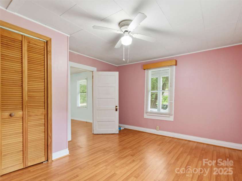 944 Georges Fork Road, Burnsville, NC 28714.  MLS# CAR4228437, YatesRealty ID 20395. 