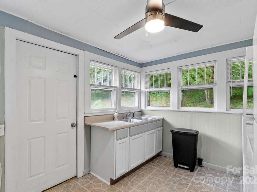 944 Georges Fork Road, Burnsville, NC 28714.  MLS# CAR4228437, YatesRealty ID 20395. 