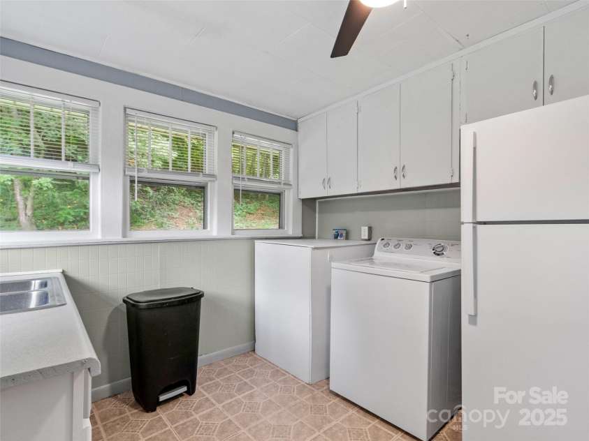 944 Georges Fork Road, Burnsville, NC 28714.  MLS# CAR4228437, YatesRealty ID 20395. 