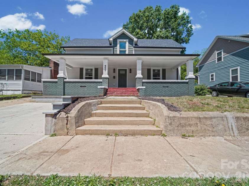 908 Jackson Street, Salisbury, NC 28144.  MLS# CAR4372782, YatesRealty ID 20396. 
