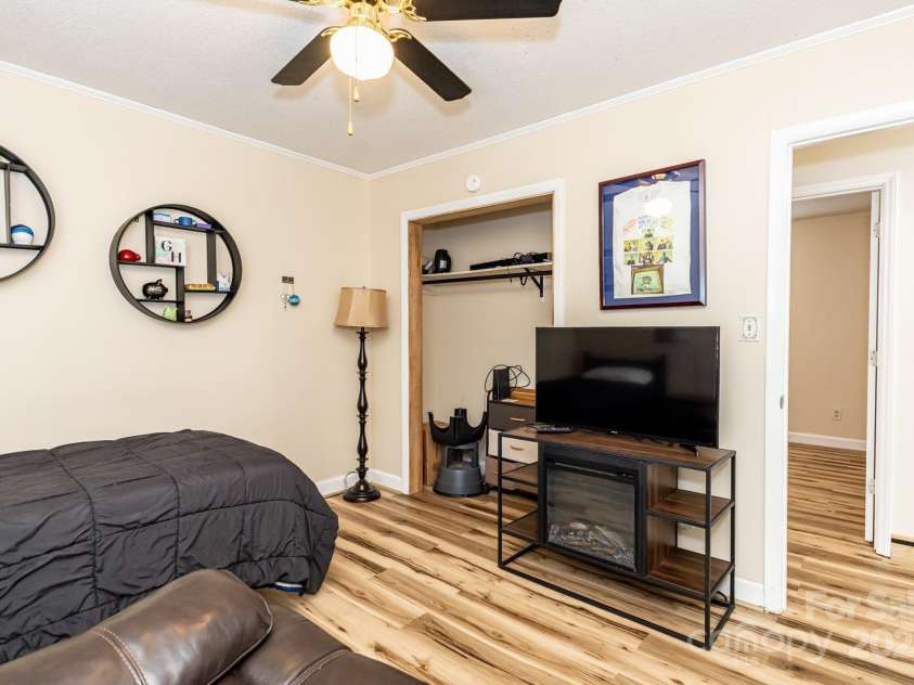 5014 Oxford School Road, Claremont, NC 28610.  MLS# CAR4253899, YatesRealty ID 20397. 