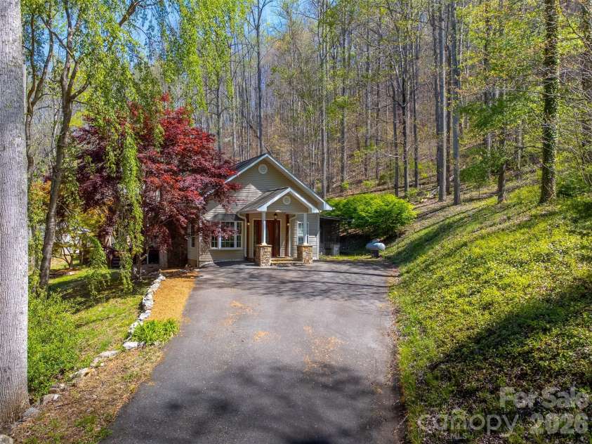 605 Toy Cove Road, Sylva, NC 28779.  MLS# CAR4374061, YatesRealty ID 20397. 