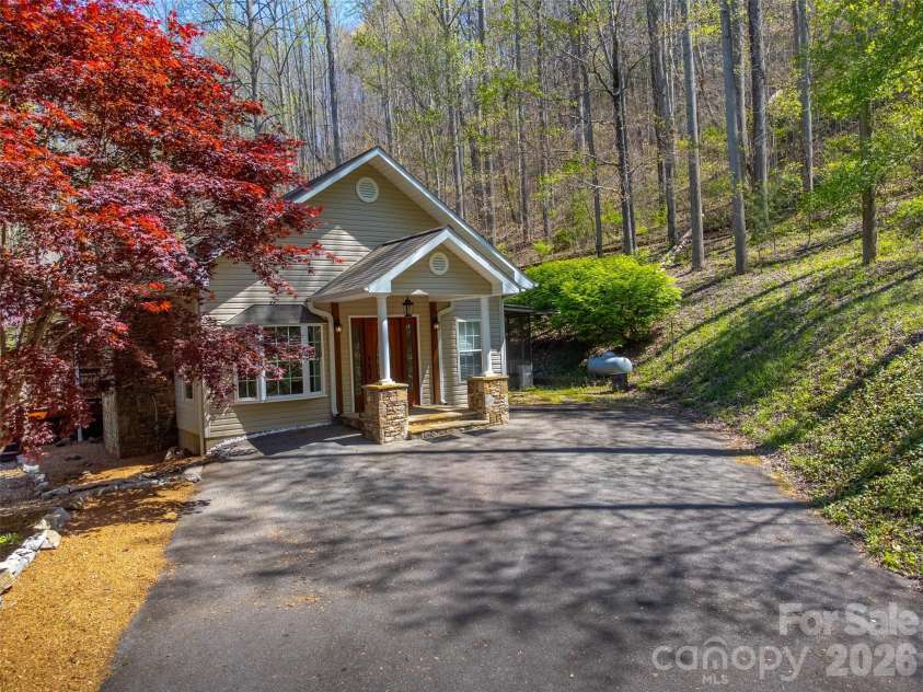 605 Toy Cove Road, Sylva, NC 28779.  MLS# CAR4374061, YatesRealty ID 20397. 