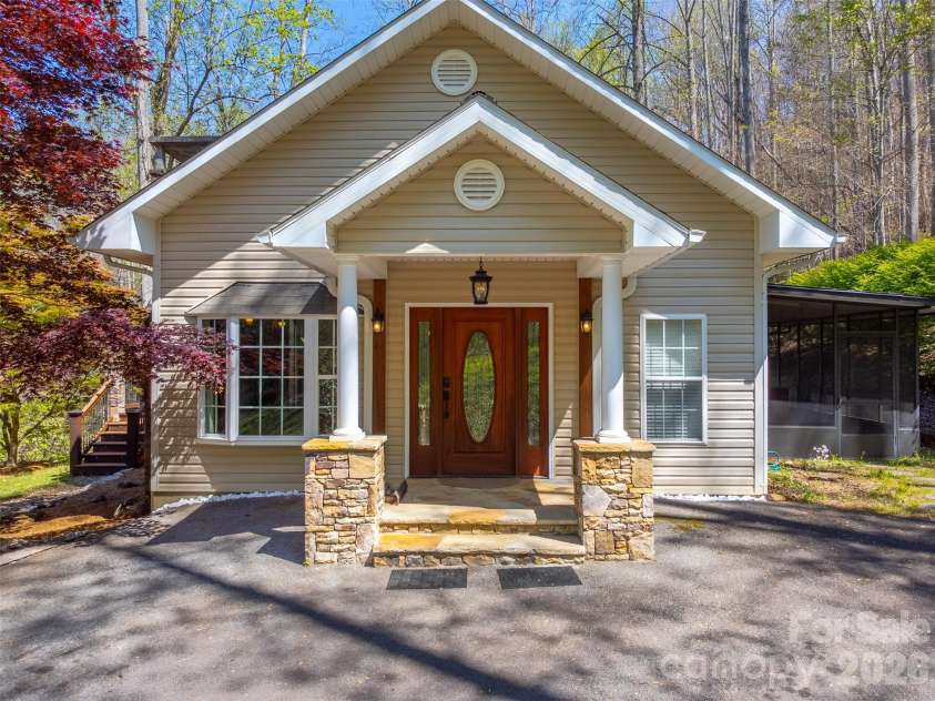 605 Toy Cove Road, Sylva, NC 28779.  MLS# CAR4374061, YatesRealty ID 20397. 